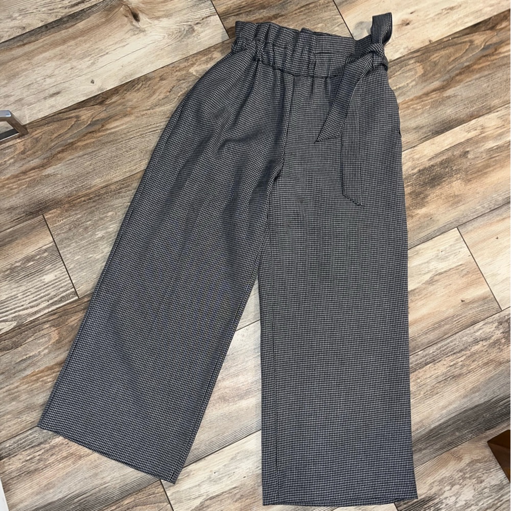 Women’s houndstooth trousers